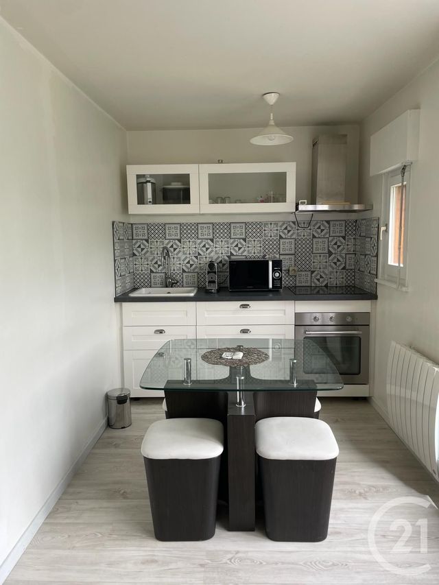 Appartement F2 à louer - 2 pièces - 33.9 m2 - LONGEVILLES MONT D OR - 25 - FRANCHE-COMTE - Century 21 Avenir Immobilier