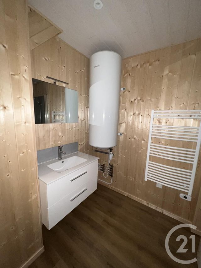 Appartement F3 bis à louer - 3 pièces - 100.0 m2 - REMORAY BOUJEONS - 25 - FRANCHE-COMTE - Century 21 Avenir Immobilier