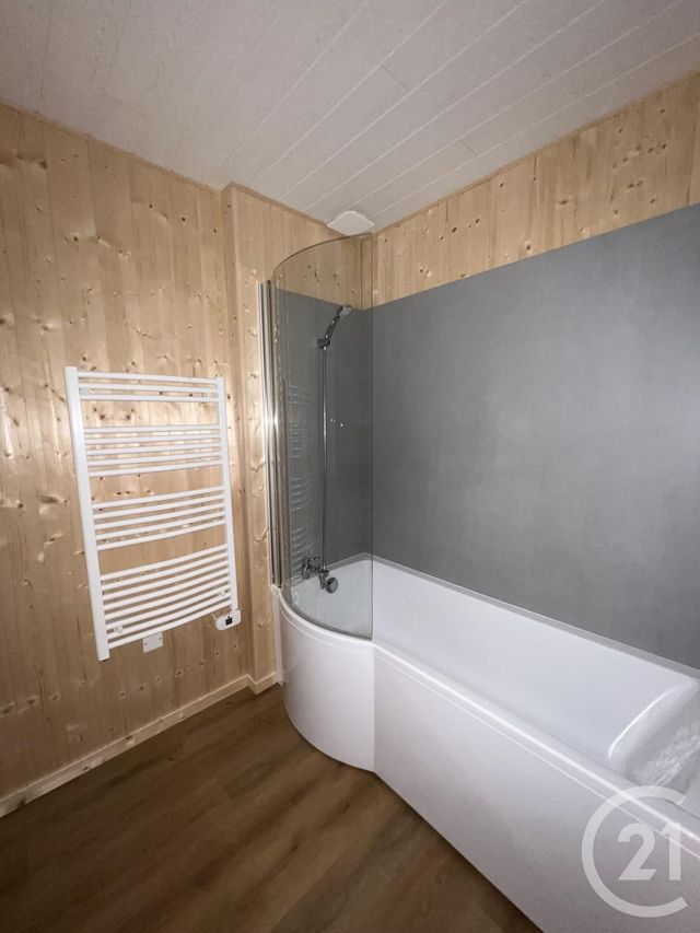 Appartement F3 bis à louer - 3 pièces - 100.0 m2 - REMORAY BOUJEONS - 25 - FRANCHE-COMTE - Century 21 Avenir Immobilier