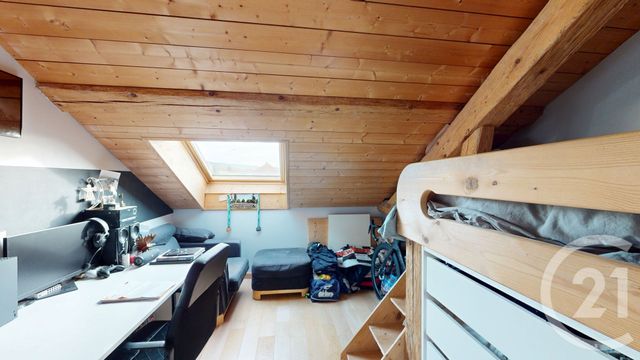 Appartement T4 à vendre - 5 pièces - 130.18 m2 - LONGEVILLES MONT D OR - 25 - FRANCHE-COMTE - Century 21 Avenir Immobilier